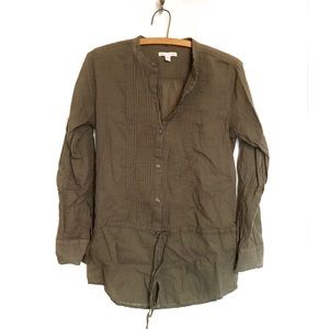 3/$18🤑 GAP Olive Green Button-up